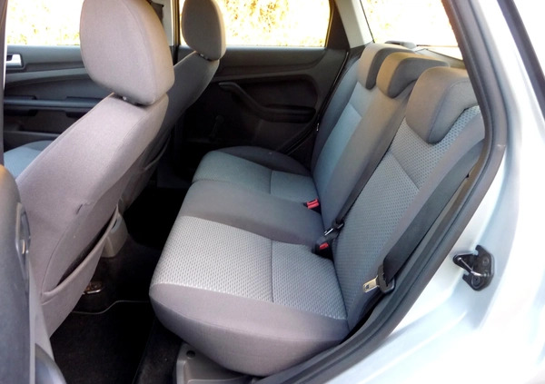 Ford Focus cena 7900 przebieg: 228000, rok produkcji 2005 z Września małe 742